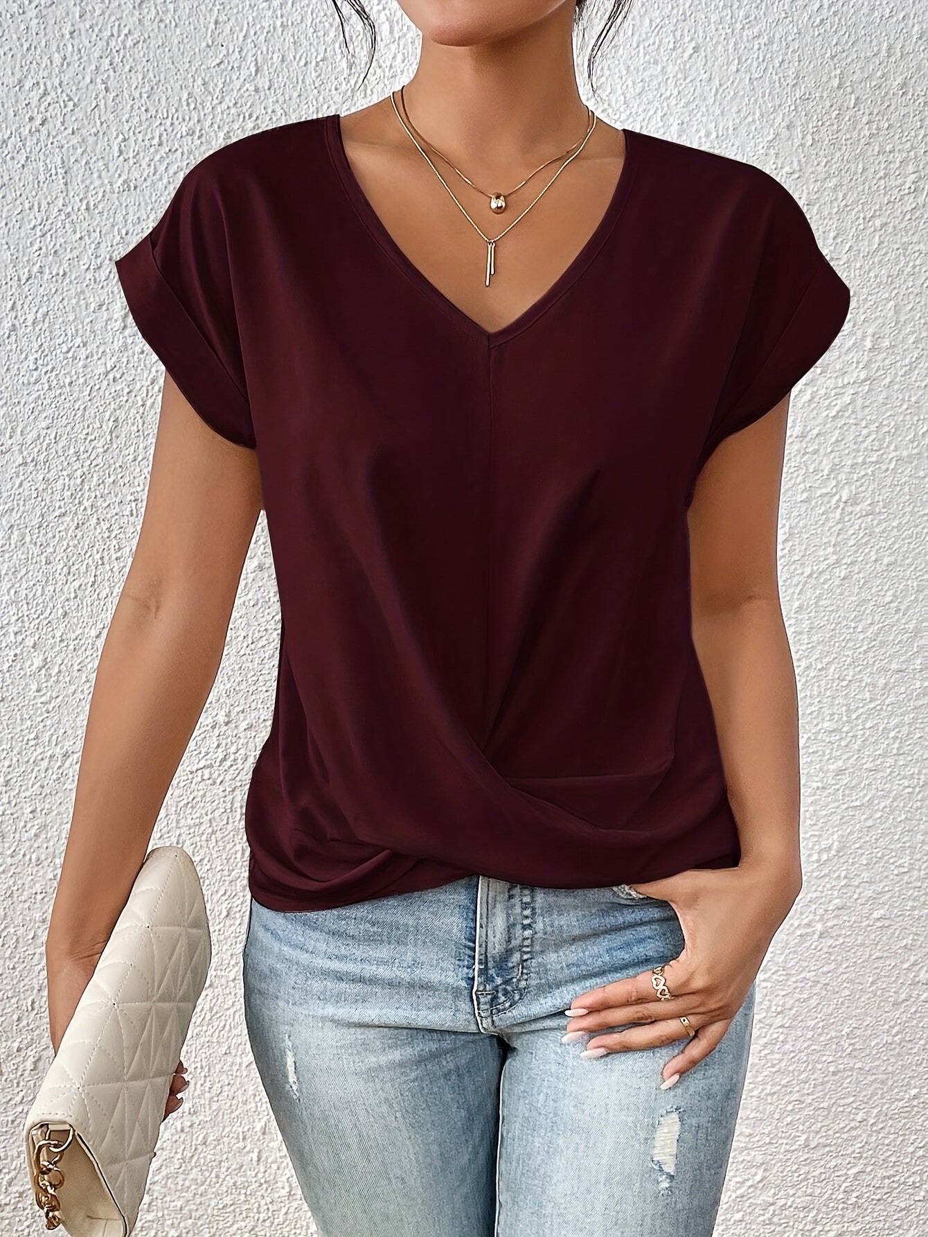 NINA | Elegante Bluse mit femininem V-Ausschnitt