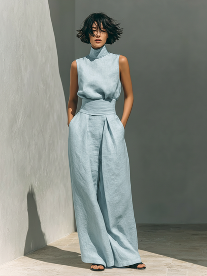 Set bestehend aus einer ärmellosen Bluse und einer Hose mit weitem Bein aus einem Baumwoll-Leinen-Mix.