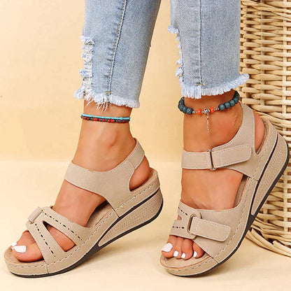 Sandy Bequeme Orthopädische Sandalen mit Absatz