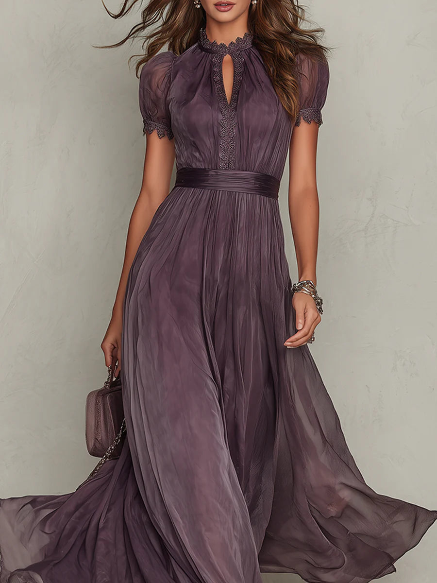 Flavia | Langes lila Kleid mit Schlüsselloch-Ausschnitt, Chiffon-Spitzenbesatz