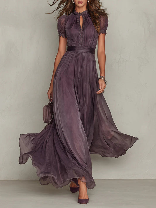 Flavia | Langes lila Kleid mit Schlüsselloch-Ausschnitt, Chiffon-Spitzenbesatz